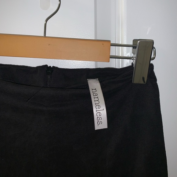 Short high rise black skirt • stretchy velvet material - Picture 2 of 3